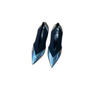 Givenchy Show Metallic Silver Black Pointed Toe V-Cut Pumps Heels Size 40